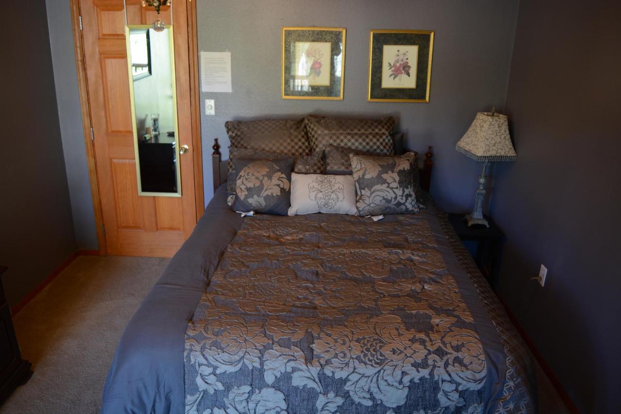 A Hyde Away Inn B&B 托克 外观 照片